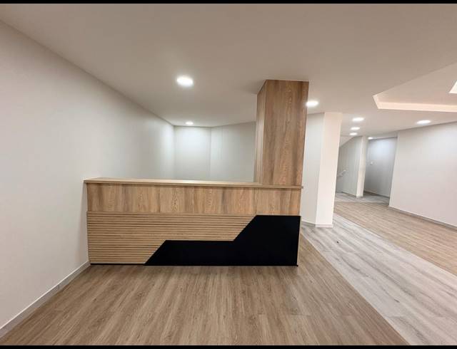 3,949M² OFFICE TO LET IN VORNA VALLEY
